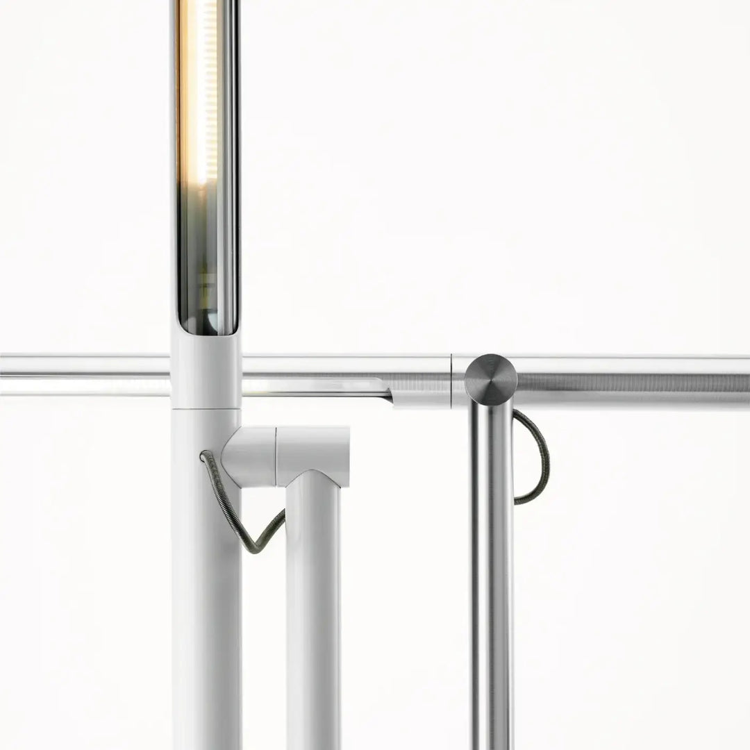 Lampe brazo lampe de chevet en metal blanc et chrome avec led integrée design minimaliste pablo designs verre pyrex