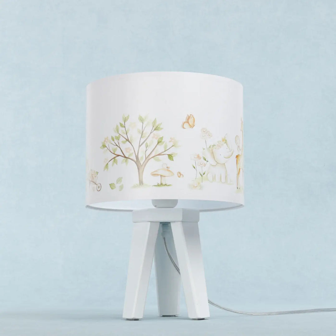 Lampe de table sweet dreams avec abat-jour blanc motifs nature style chevet blanche univers inspiré sur pieds marron clair