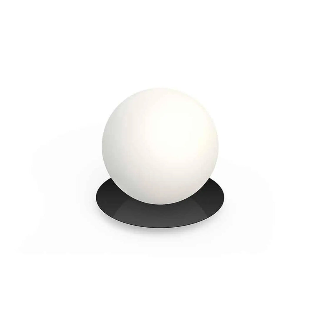 Lampe à poser Bola Sphere noire, globe en verre opale de 25,5 cm