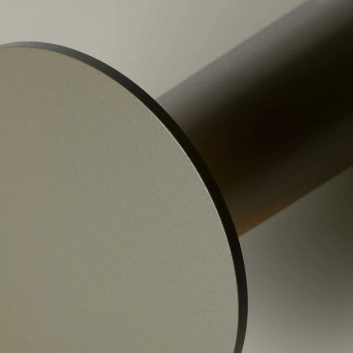 Base de lampe de chevet cocktail circulaire mate avec design minimaliste et tête orientable variation tactile