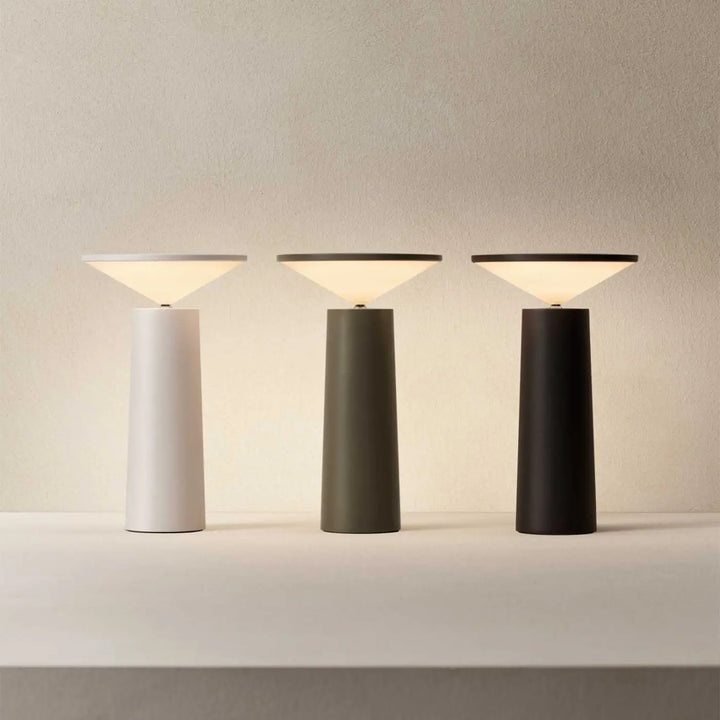 Lampe portable Cocktail noire dans un intérieur #couleur_noir