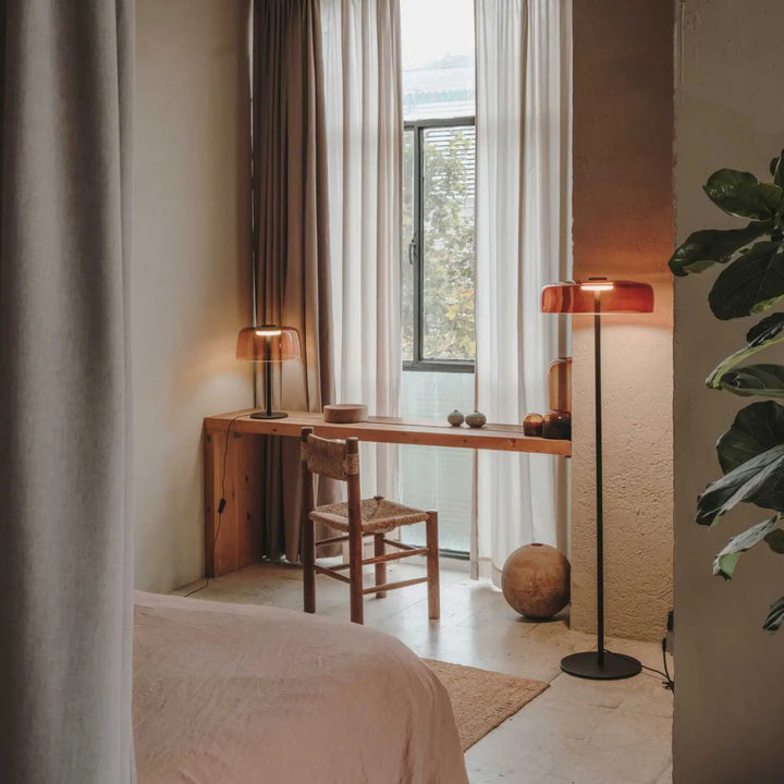 Collection Levels en verre ambré dans un intérieur #couleur_orange