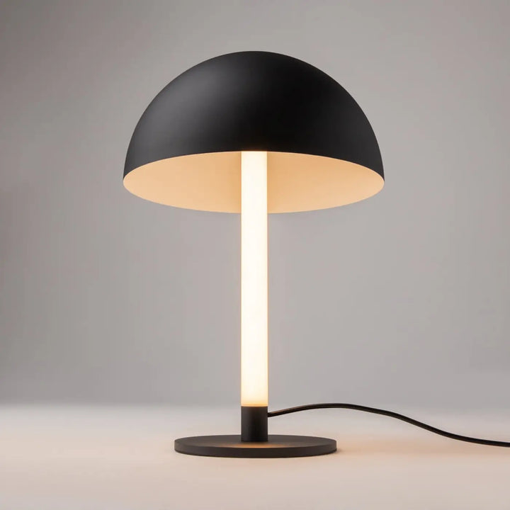 Lampe de chevet ray tube courbé en acier noir avec abat-jour dôme noir et tube led vertical à lumière chaleureuse