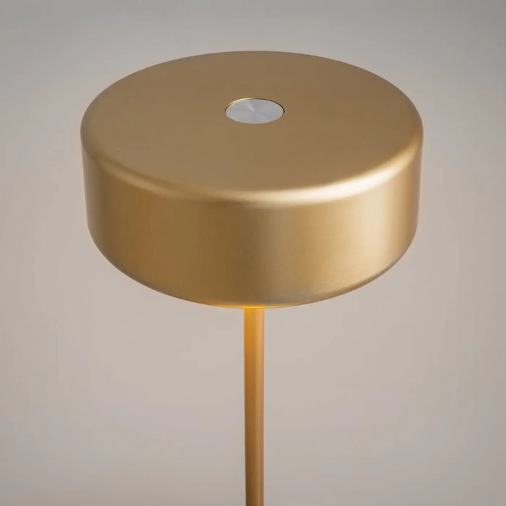 Lampe de chevet cylindrique finition or avec design épuré et pied aluminium idéal salle à manger trois finitions disponibles