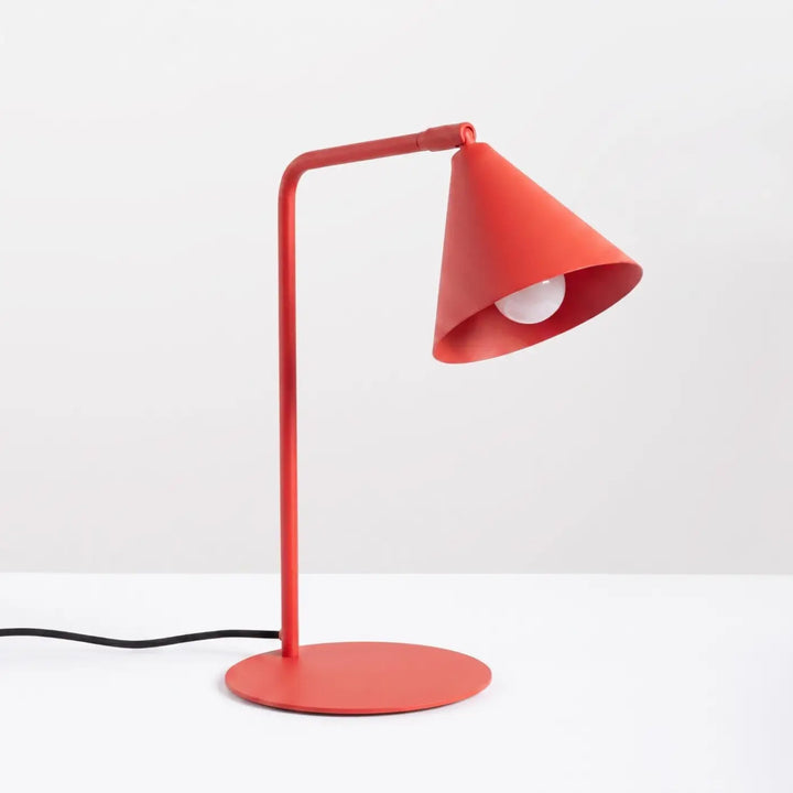 Lampe à poser rouge éteinte