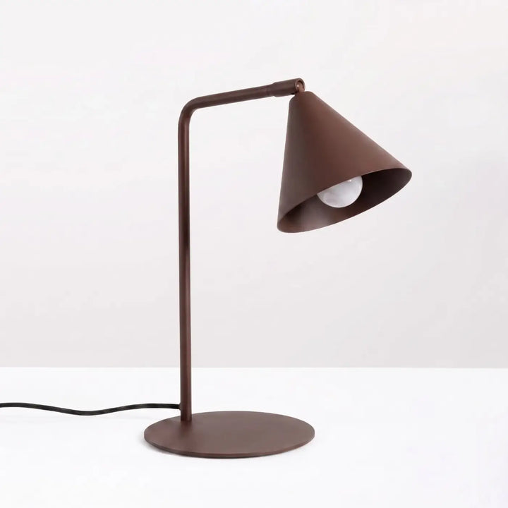 Lampe à poser marron éteinte
