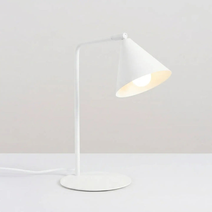 Lampe à poser blanc allumée