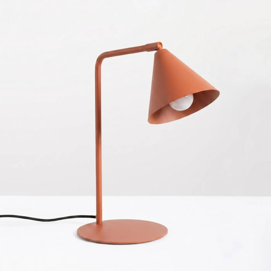 Lampe à poser ocre rouge éteinte