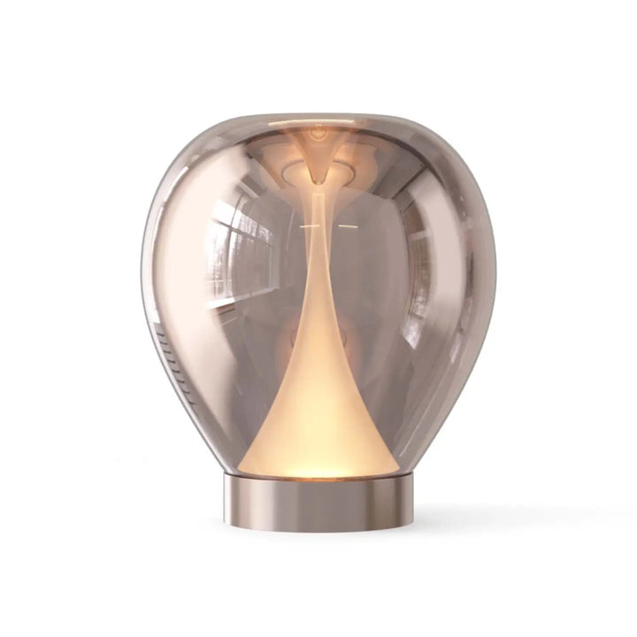 Lampe de chevet poser bond en verre teardrop ambre avec base socle discret en métal brossé et volumes concave