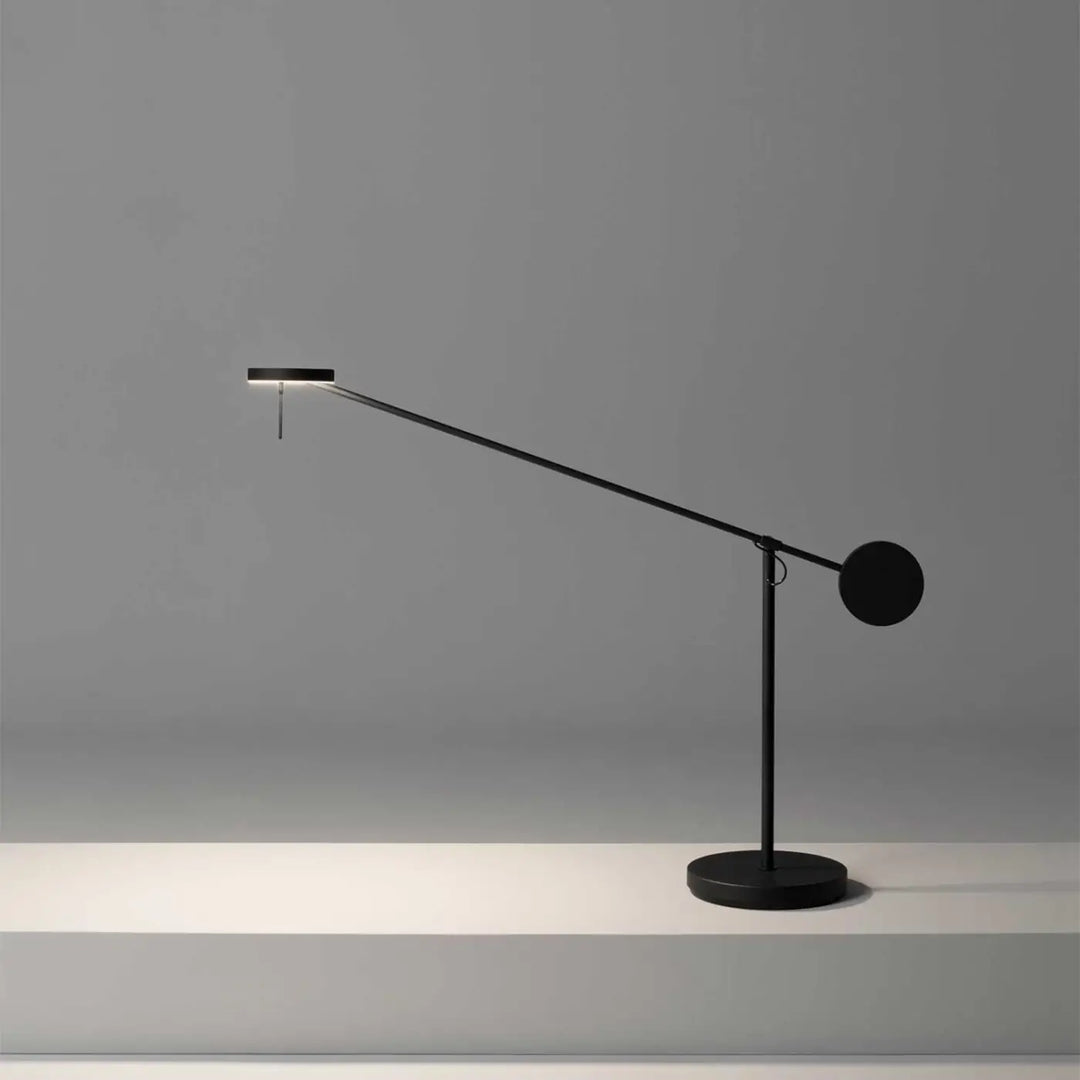 Détail de la lampe à poser Invisible noire