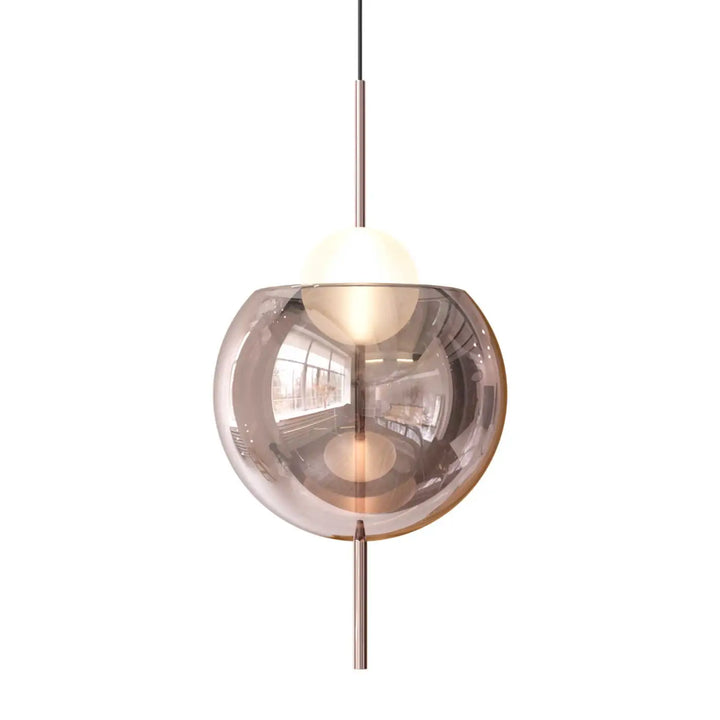 Lampe suspendue galileo avec globe en verre ambre translucide et suspension en tige métallique polie moderne