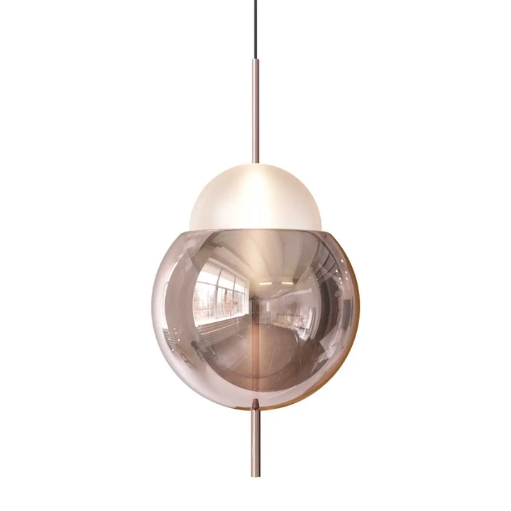 Lampe suspendue galileo avec tige métallique brossée et deux orbes en verre blanc opaque et or rose réfléchissant