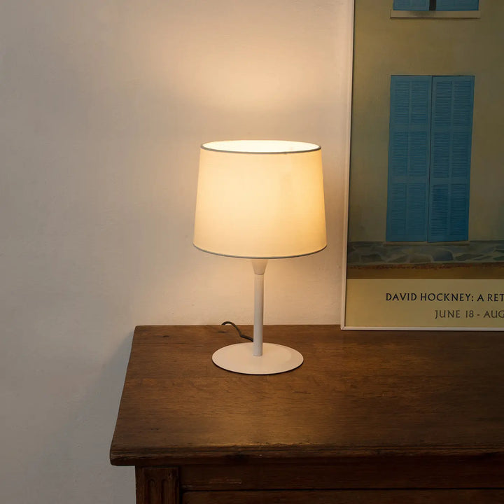 Lampe de table Conga S beige en situation