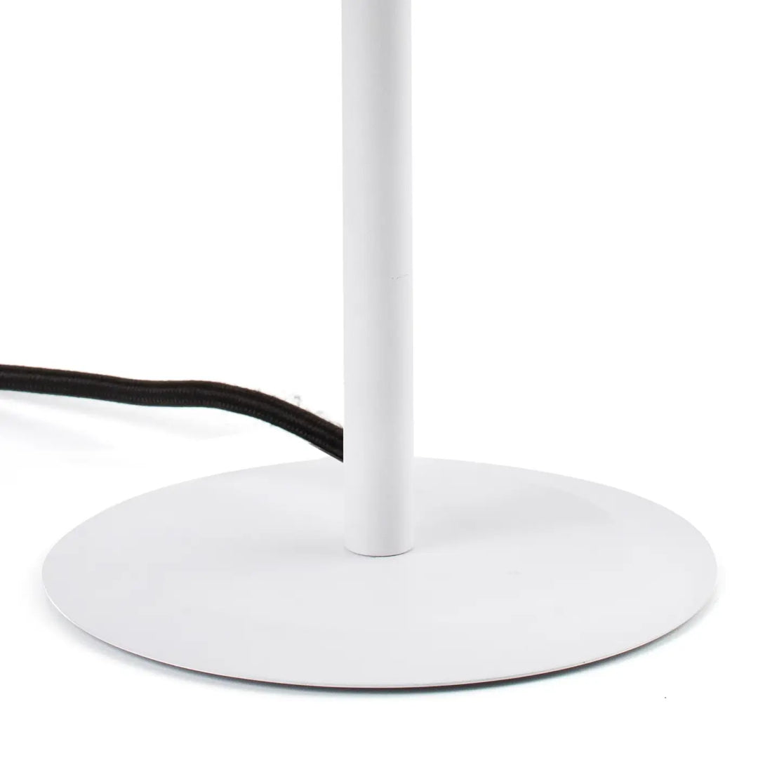 Détail de la lampe de table Conga S beige