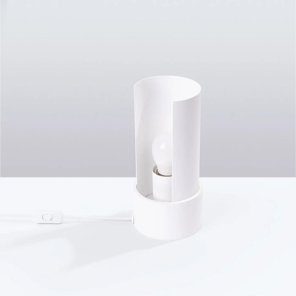 Lampe flash blanche minimaliste lampe a poser avec conception unique cylindre blanc et ampoule visible à l’intérieur