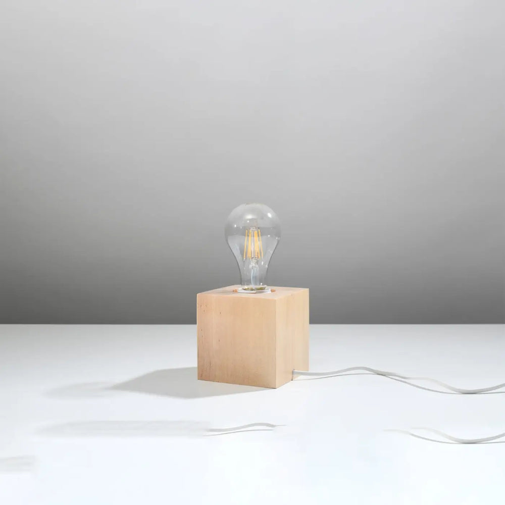 Lampe de table bureau ariz avec base cube en bois ariz minimaliste supportant une ampoule filament en verre clair