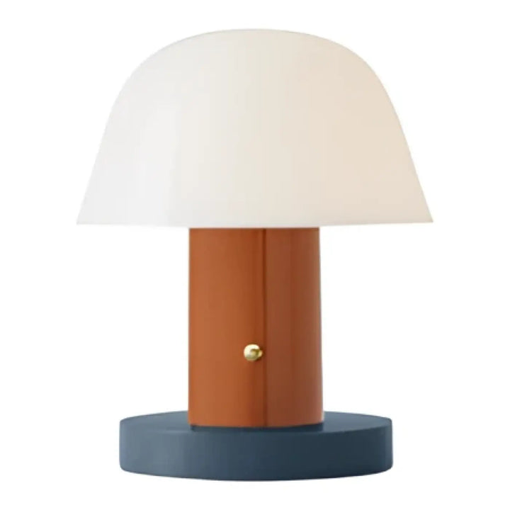 Lampe de table nacra avec abat-jour blanc doux en forme de dôme sur base cylindrique bois chaud et pied bleu foncé, design champignon pour décoration intérieure