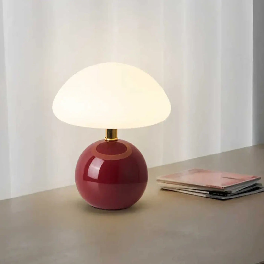 Lampe de table agaris en céramique rouge brillante avec base sphérique lisse et abat-jour design champignon blanc doux