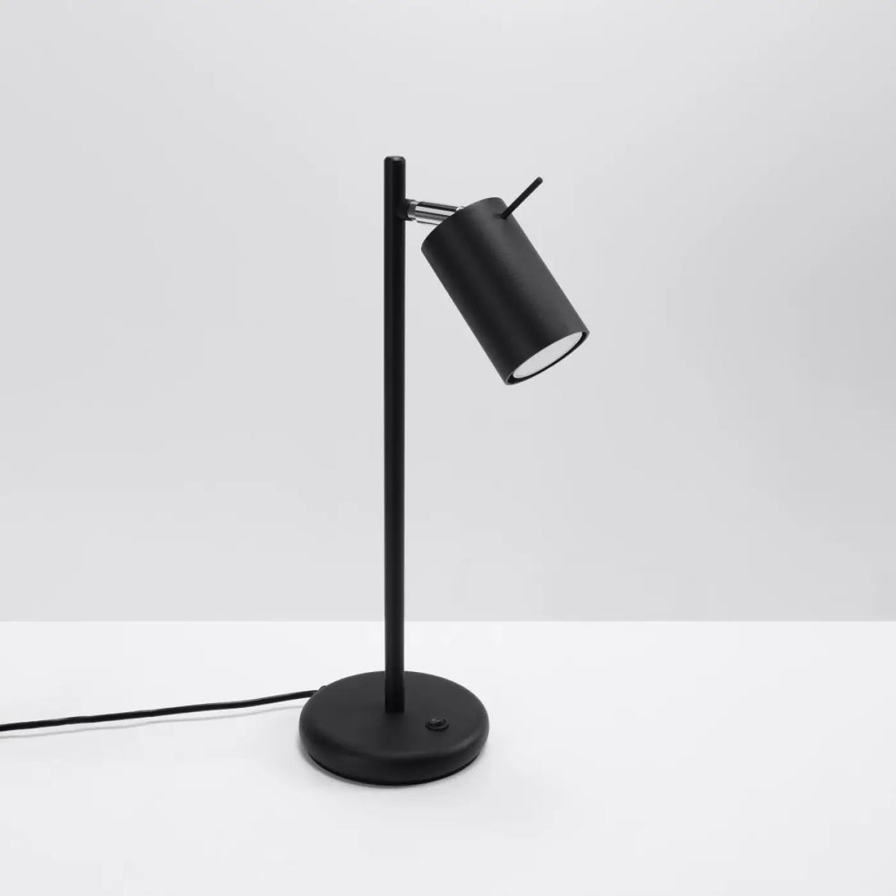 Lampe ring bureautique noire cylindrique avec finition mate et bras réglable pour décoration d’intérieur moderne