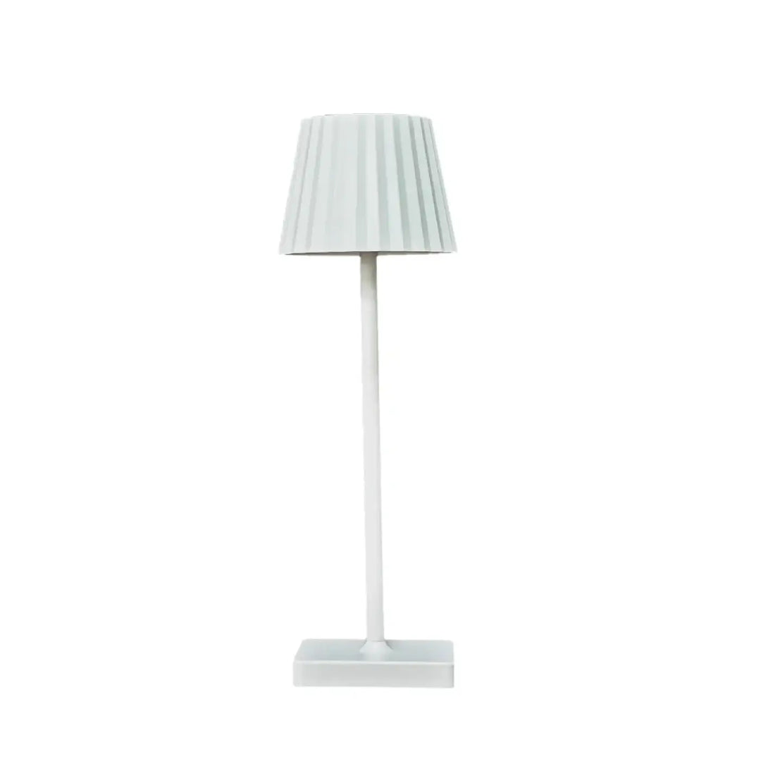 Lampe de table escaLe blanche élégante avec abat-jour conique plissé et base rectangulaire minimaliste