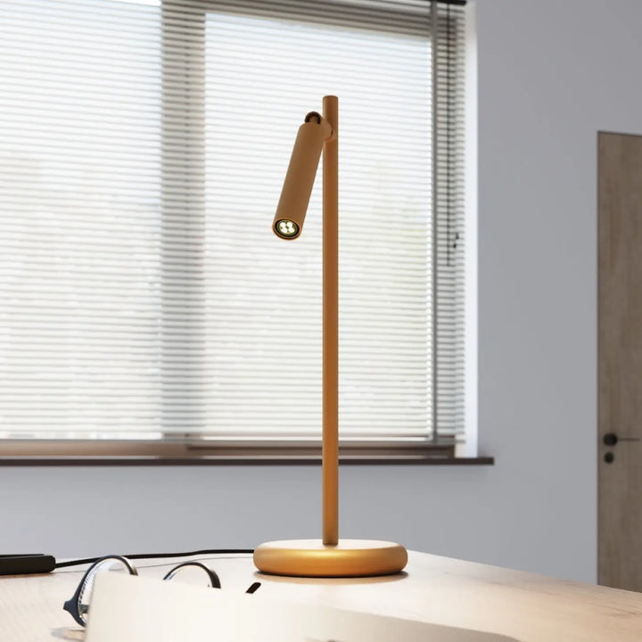 Lampe pastelo fabriquée à partir de bois minimaliste avec base cylindrique claire et tête led ajustable pour bureau pastelo