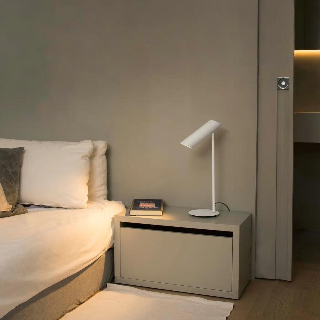 Lampe de table Link blanche en situation