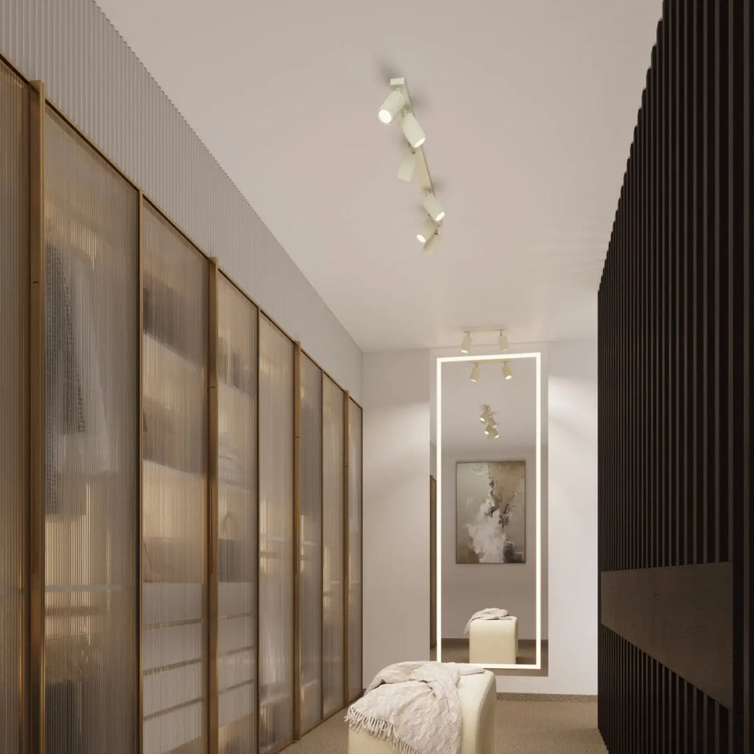 Plafonnier karbon beige avec quatre ampoules gu10 interchangeables et design minimaliste en blanc moderne