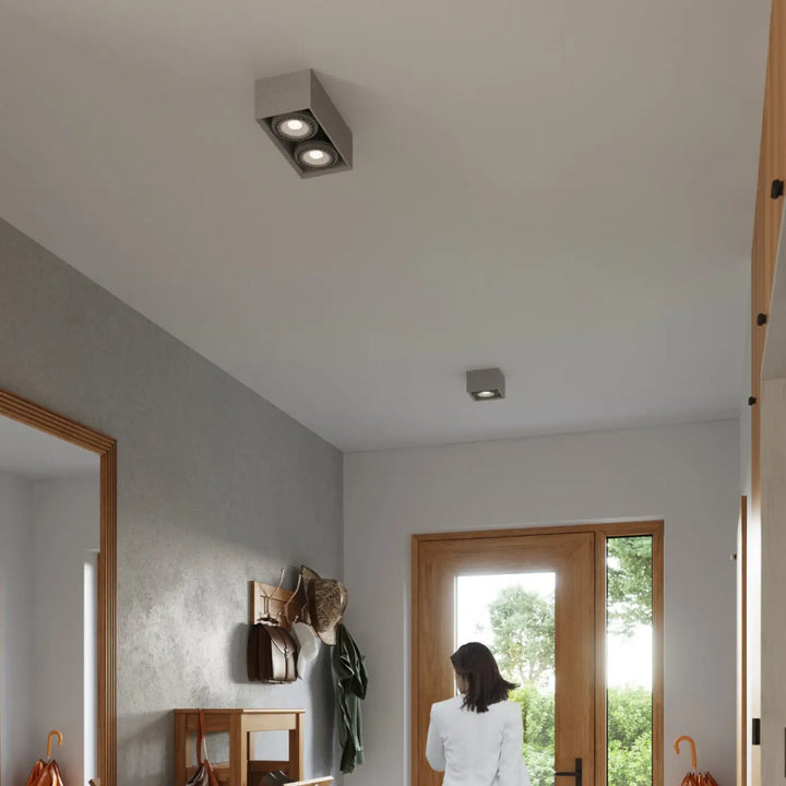 Luminaire plafonnier beton quatro moderne en argent avec deux ampoules circulaires encastrées pour sentir mieux