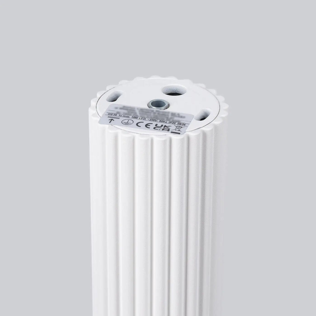 Plafonnier karbon allie blanc avec radiateur cylindrique à rainures verticales et ampoules gu10 interchangeables