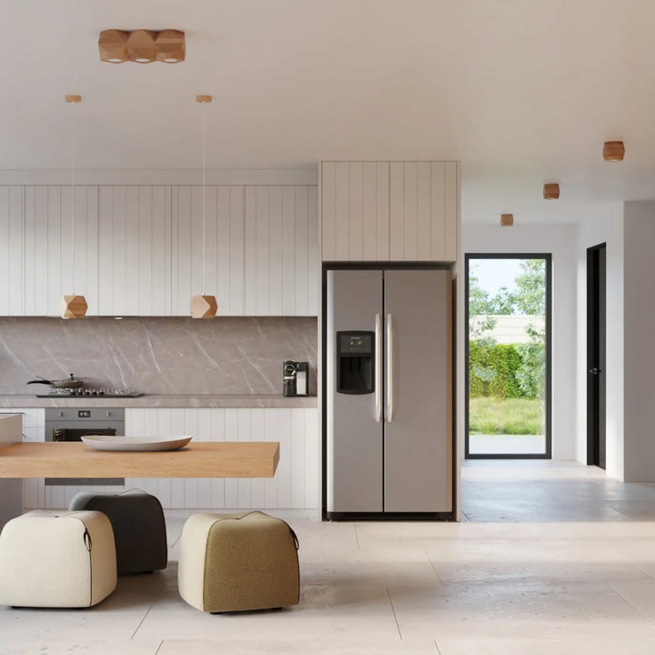 Réfrigérateur inox côte à côte avec distributeur d’eau et glace s’intégrera parfaitement au style loft bois woody