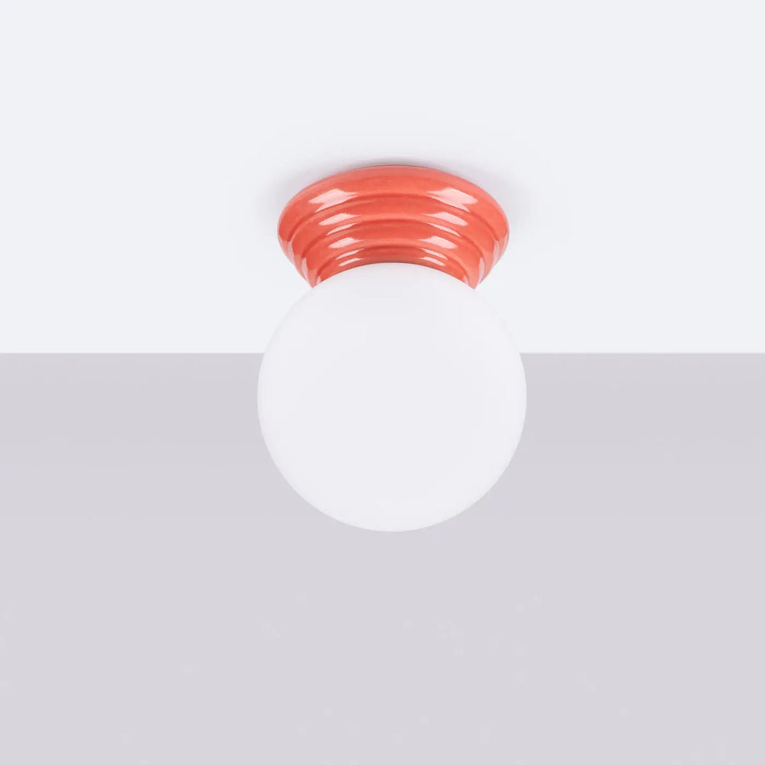 Luminaire plafonnier zori en corail avec abat-jour sphérique en verre dépoli pour une belle décoration aux qualités esthétiques