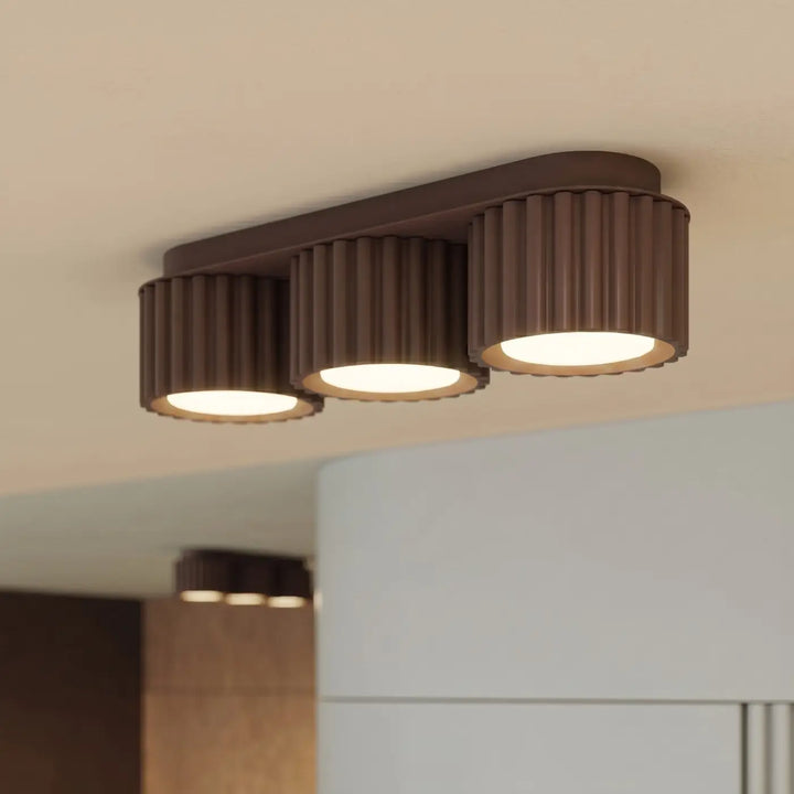 Luminaire Plafonnier marron allumée, vue rapprochée