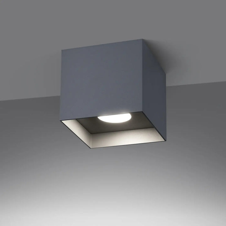 Luminaire plafonnier HATI gris avec lampe encastrée circulaire et finition métallique pour style industriel facile à installer