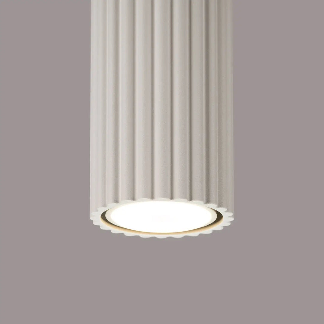Luminaire plafonnier karbon 40 beige avec design minimaliste vertical et ampoules gu10 interchangeables