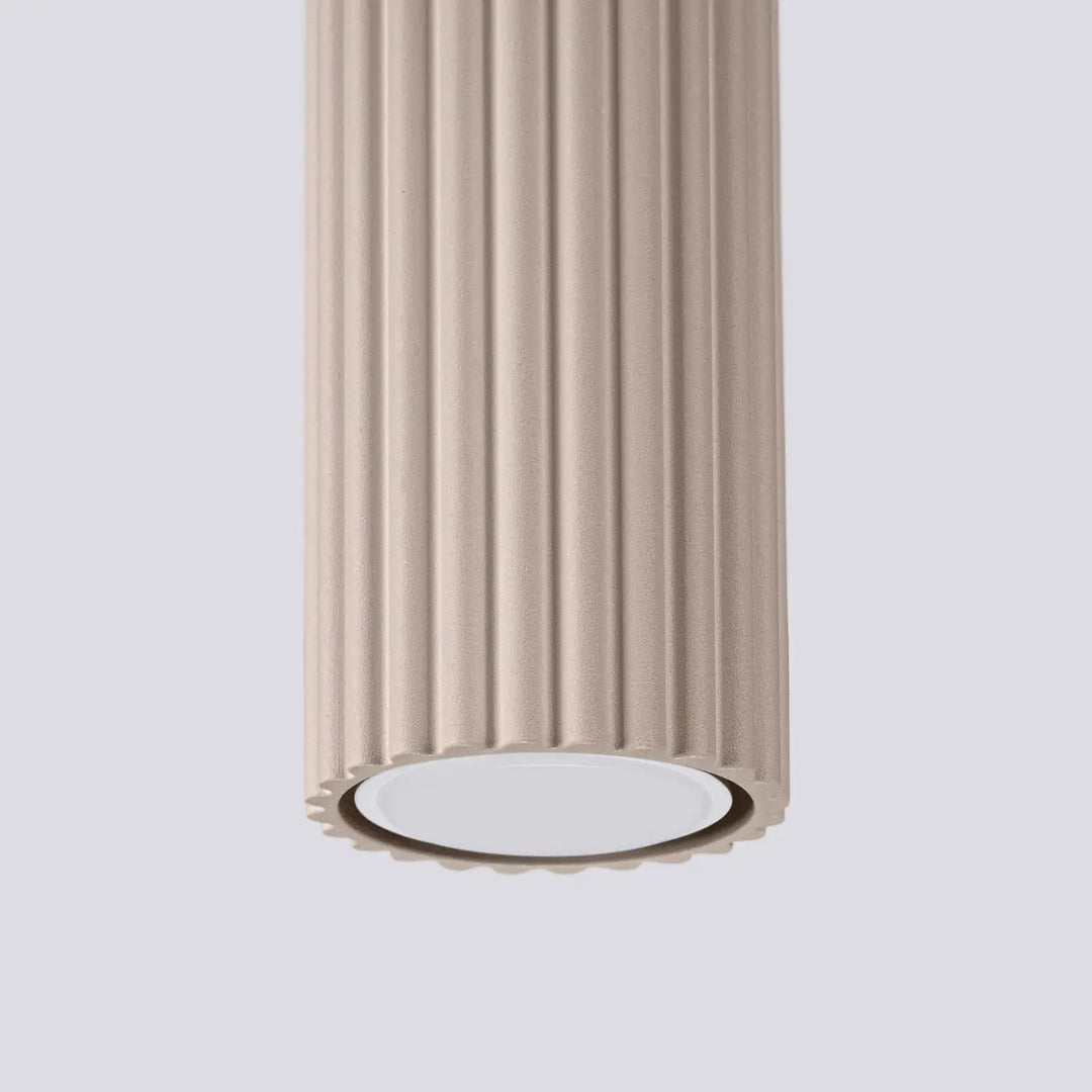 Luminaire plafonnier karbon allie beige fluted cylindre avec diffuseur blanc circulaire et ampoules gu10 interchangeables design minimaliste
