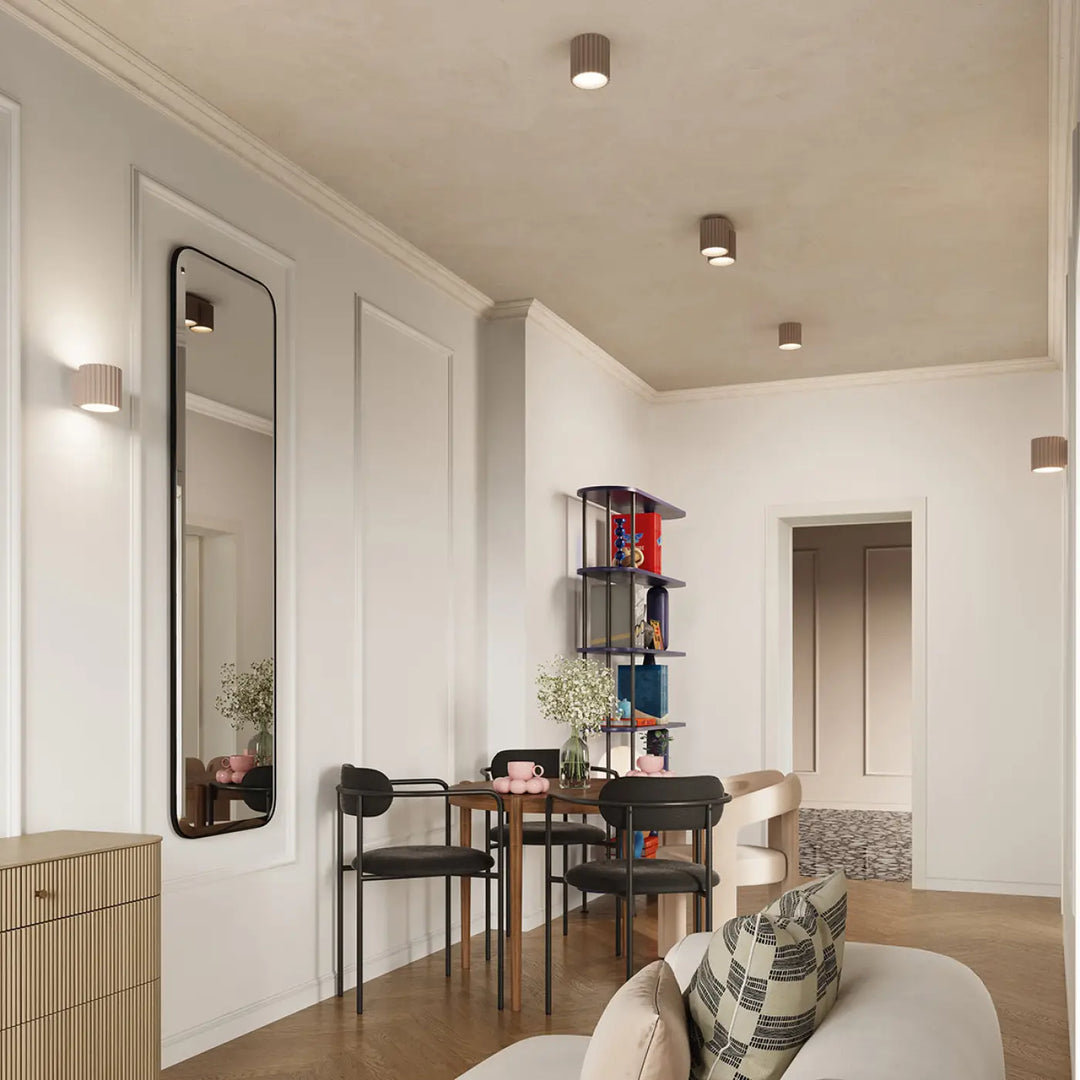Long miroir rectangulaire avec cadre noir élégant pour luminaire plafonnier aura 1 taupe forme unique inspirée