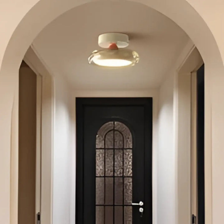 Luminaire plafonnier auriona avec abat-jour en verre soufflé blanc et base métallique décorative moderne