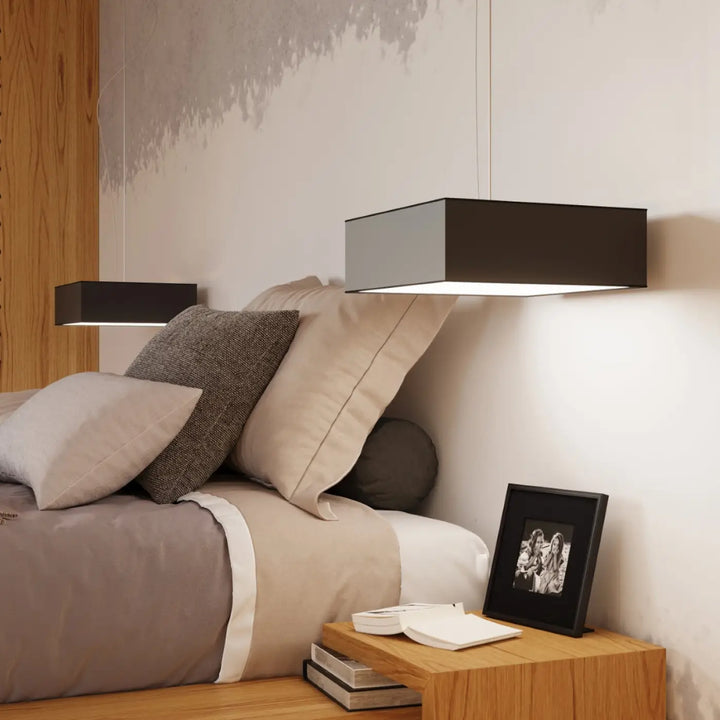 Luminaire plafonnier horus 55 noir avec éclairage polyvalent et forme riche en plafonnier carré moderne