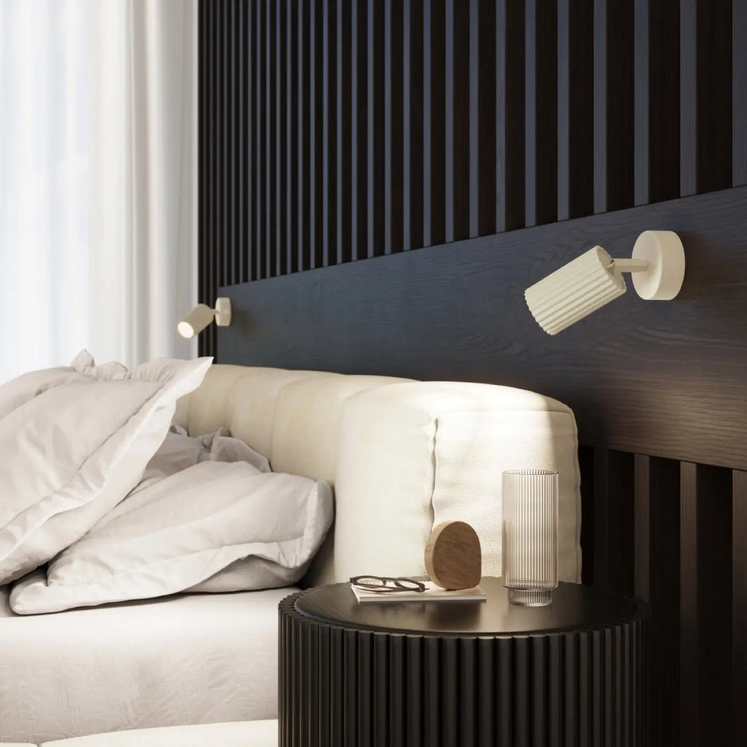 Luminaire plafonnier karbon 30 beige avec lampe de lecture murale blanche design minimaliste et ampoules gu10 interchangeables
