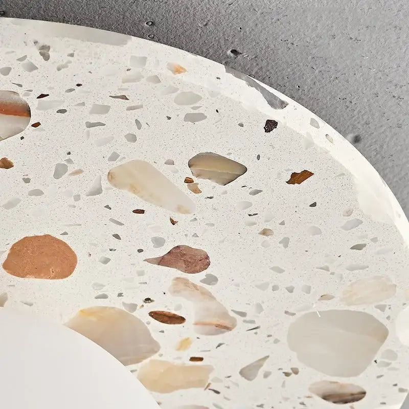 Luminaire Plafonnier En Marbre Blanc Avec Une Boule Élégance