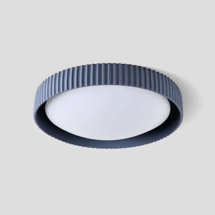 Luminaire plafonnier stria avec anneau extérieur gris foncé nervuré et diffuseur blanc lisse design reliefs graphiques