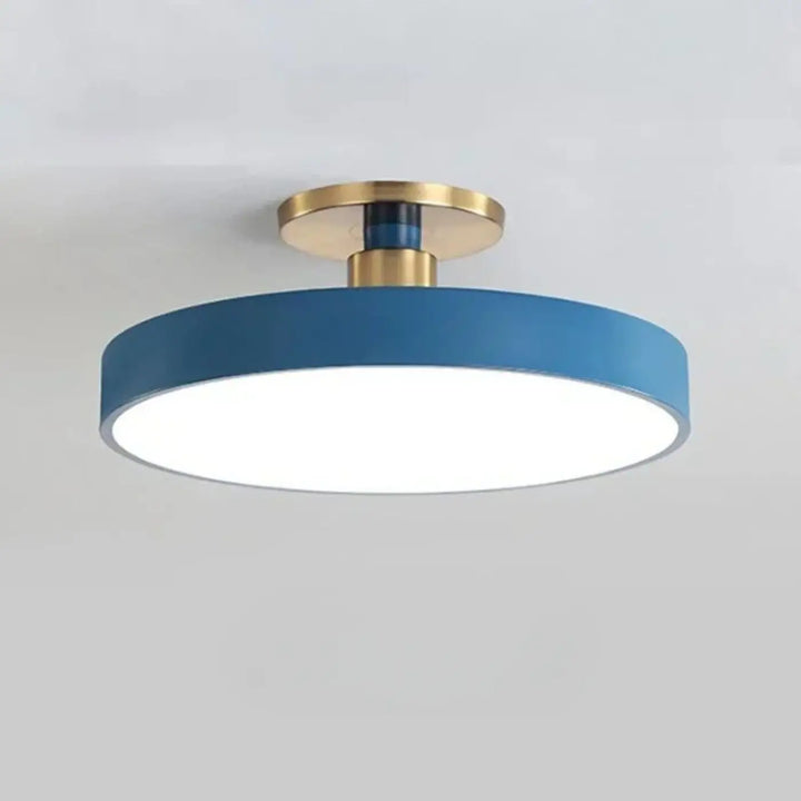Luminaire plafonnier bisco bleu moderne avec lumière blanche et base en laiton pour un éclairage intérieur élégant