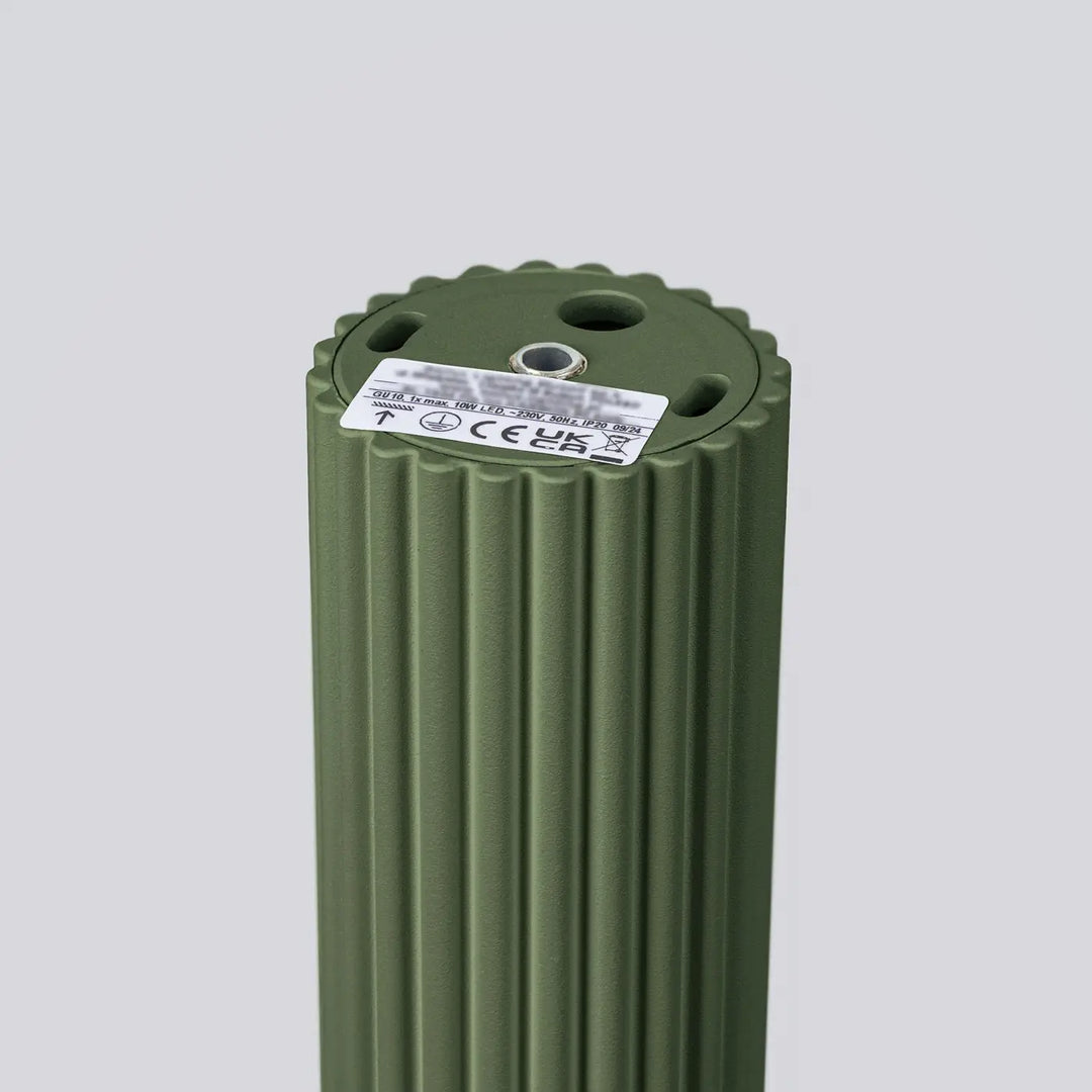 Radiateur cylindrique côtelé vert olive de plafonnier karbon allie design minimaliste avec ampoules gu10 interchangeables