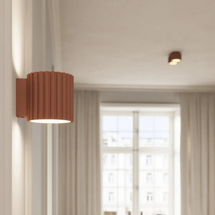 Luminaire plafonnier aura 1 moka en terre cuite avec forme unique inspirée et lumière chaude douce