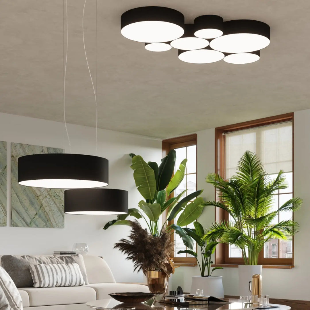 Luminaire plafonnier arena 35 noir avec plafonnier rond à forme riche et éclairage polyvalent à disques superposés lumineux