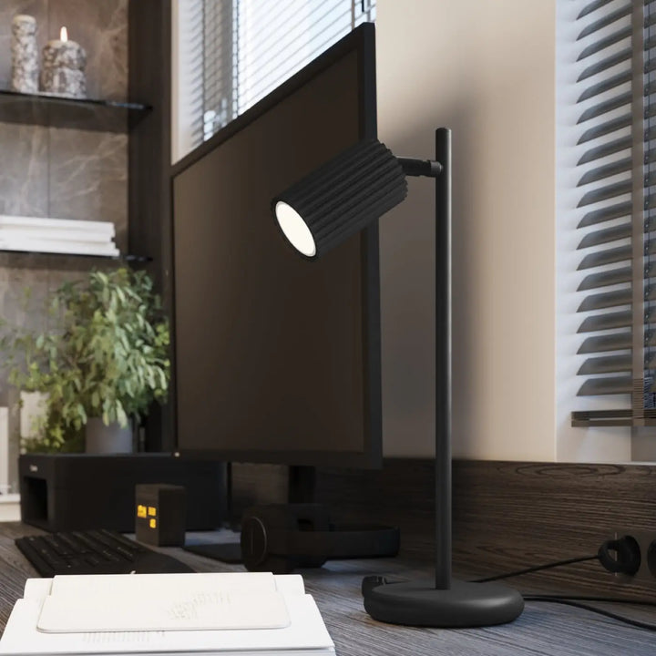 Plafonnier karbon allie design minimaliste avec lampe de bureau noire nervurée et ampoules gu10 interchangeables