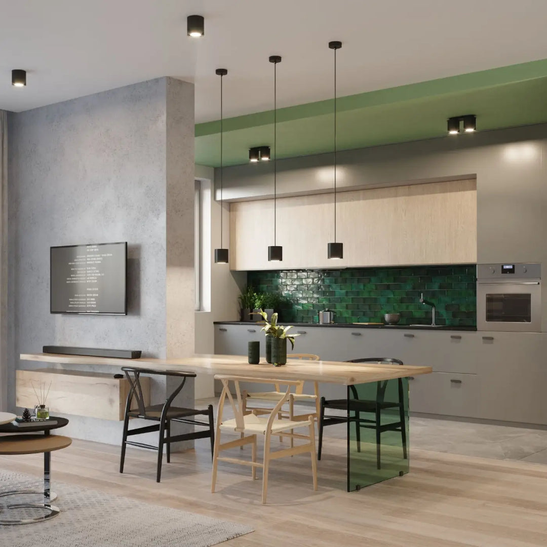 Plafonnier orbis 2 noir suspendu avec bois naturel dans une cuisine moderne aux armoires blanches et crédence verte