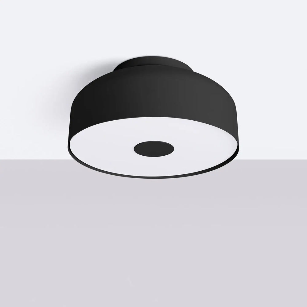 Plafonnier omiq noir en finition mate avec diffuseur circulaire blanc et design exceptionnel allie simplicité