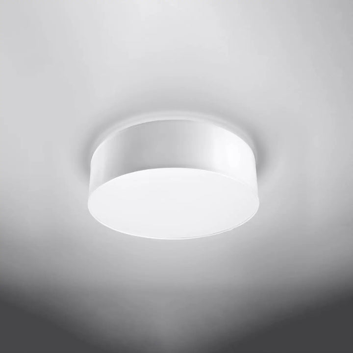 Plafonnier rond blanc arena 35 avec éclairage polyvalent et forme riche pour un design moderne