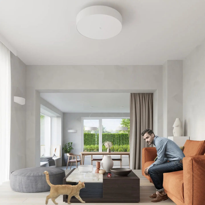 Luminaire plafonnier skala 80 blanc rond pour un plafond minimaliste avec une décoration élégante